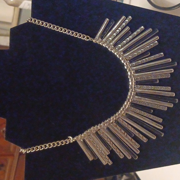 Jewelry - SILVERTONE BLACK NECKLACE NWOT 16 INCHES,4 INCH EX.